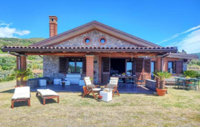 Villa Aura